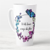 Butterfly en Flowers Wreatcustom quote of name Latte Mok (Linkerhoek)