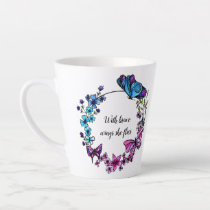 Butterfly en Flowers Wreatcustom quote of name Latte Mok