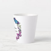 Butterfly en Flowers Wreatcustom quote of name Latte Mok (Voorkant)