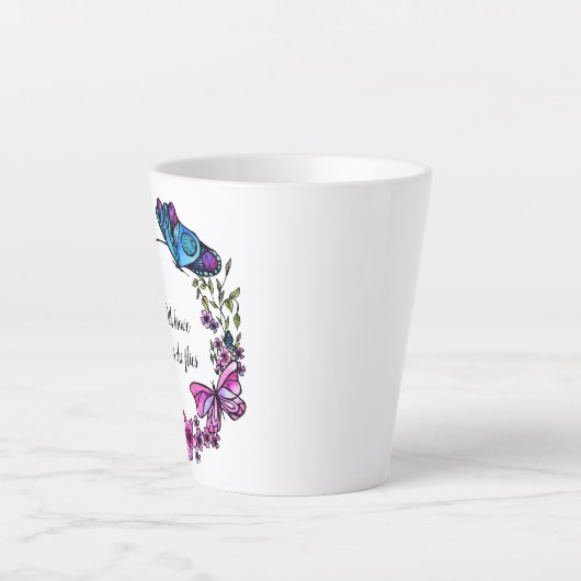 Butterfly en Flowers Wreatcustom quote of name Latte Mok (Voorkant)