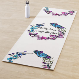 Butterfly en Flowers Wreatcustom quote of name Yogamat