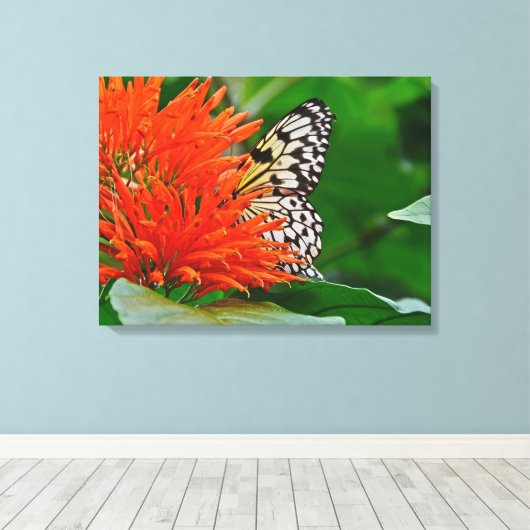 Butterfly in Bloom Canvas Afdruk (Insitu (Houten vloer))