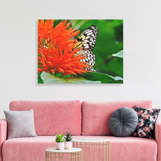 Butterfly in Bloom Canvas Afdruk (Insitu (Woonkamer))