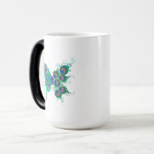 Butterfly met Green Peacock Feathers Magische Mok (Voorkant links)