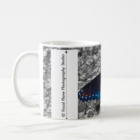 Butterfly on Concrete Koffiemok (Links)