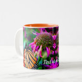 Butterfly on Flower Digital Art, gepersonaliseerd Tweekleurige Koffiemok (Voorkant links)