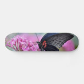 Butterfly on flower persoonlijk skateboard (Horizontaal)