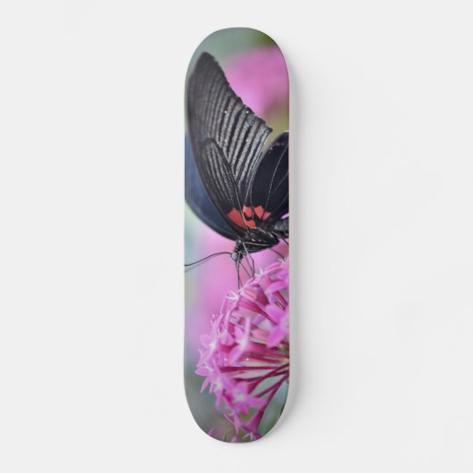 Butterfly on flower persoonlijk skateboard (Voorkant)