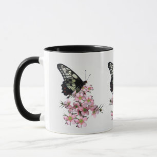 Butterfly on Flowers – Natuur-geïnspireerd ontwerp Mok