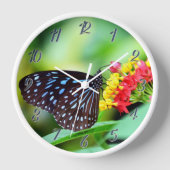 Butterfly on Flowers Wall Clock (Voorkant)