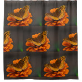 Butterfly on Oranje Zinnia Pattern Douchegordijn (Voorkant)