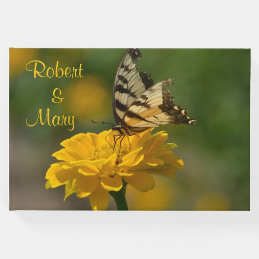 Butterfly on Yellow Zinnia Gastenboek (Voorkant)