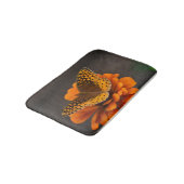 Butterfly on Zinnia Bath Mat (Gekanteld)