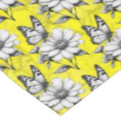 Butterfly op bloem patroon geel ontwerp tafelkleed (Gekanteld)