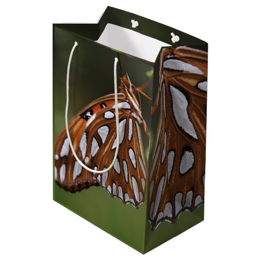 Butterfly Oranje en White Spotted Green Photo Medium Cadeauzakje (Achterkant Gekanteld)