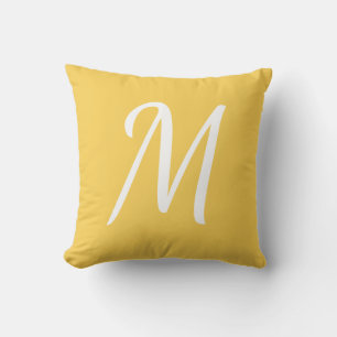 Buttery Yellow en White Monogram Kussen