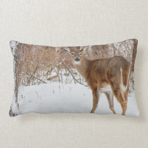 Button Buck Deer in Winter White Snowy Field Kussen
