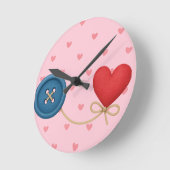 Button en draad van liefde - Schattige hartontwerp Ronde Klok (Hoek)
