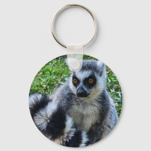 Button met ringstaartmaki – unieke dierenprint sleutelhanger