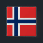 Button met vlag van Noorwegen<br><div class="desc">Voeg een vleugje Noorse trots toe aan uw accessoires met onze exclusieve knop met de Noorse vlag! Deze met zorg gemaakte knop is meer dan alleen een stijlvol accessoire; het is een viering van de levendige cultuur en het erfgoed van Noorwegen. Het opvallende ontwerp toont prominent de iconische Noorse vlag,...</div>