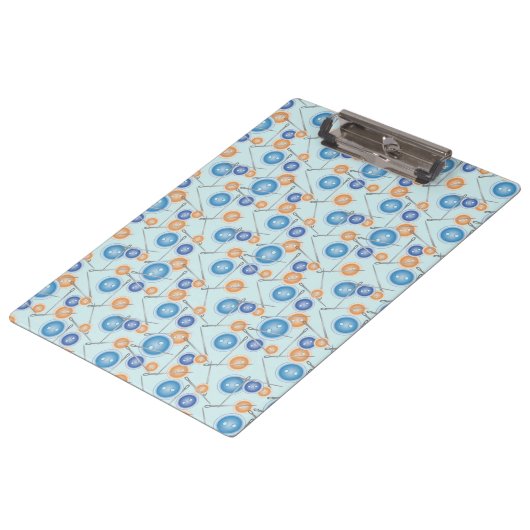 Buttonnen en naaigarens klembord (Gekanteld)