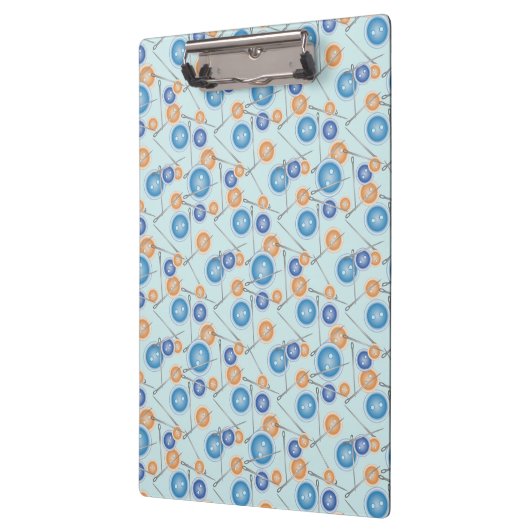 Buttonnen en naaigarens klembord (Links)