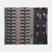 Buttonnen op een geluidsmixer in een opnamestudio. fleece deken (Voorkant (Horizontaal))