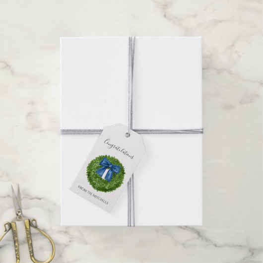 Buxusgroene krans met blauwe strik  cadeaulabel (Met Touw)