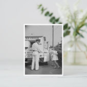 Buying Ice Cream Briefkaart (Staand voorkant)