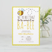 BUZING VOOR DE ARRIVAL VAN BA-Baby shower-geel Kaart (Staand voorkant)