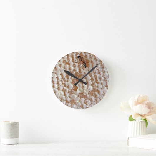 Buzz Buzz Wall Clock Ronde Klok (Huis)