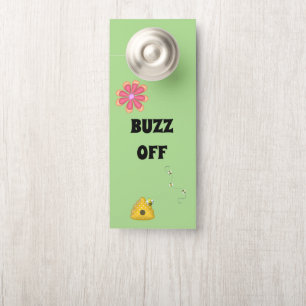 BUZZ OFF komt in aangepaste Bumblebei die wordt ge Deurhanger