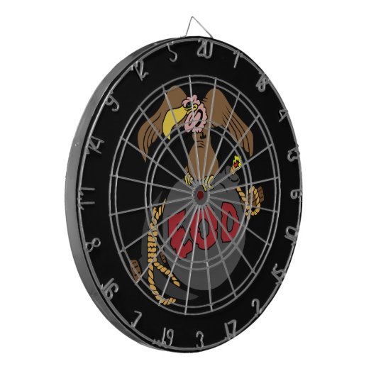 Buzzard Bomb en Pick Dartbord (Voorkant Links)