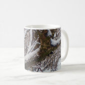 Buzzard op Snowy Branch Mok (Voorkant rechts)