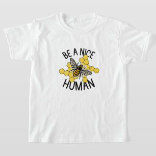 Buzzworthy Stijl: Modieuze Bumble Bee Print T-shirt