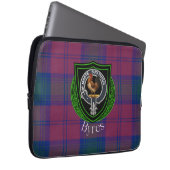 Byres Scottish Clan Tartan and Crest  Laptop Sleeve (Voorkant Rechts)
