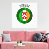 Byrne Crest & Celtic Knot op Shamrock Canvas Afdruk (Insitu (Woonkamer))