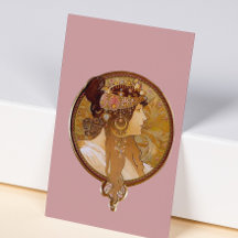 Byzantine Brunette, Mucha