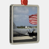 C-17 Globemaster III zit op de vlieglijn Metalen Ornament (Rechts)