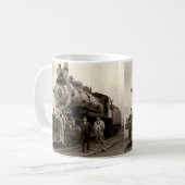 C. 1905 Railroad Train Koffiemok (Voorkant links)