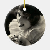 C. 1910  vrouw's Taunt Keramisch Ornament (Achterkant)