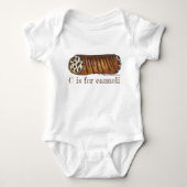 C is voor Cannoli Italy Bakery Pastry Alphabet Romper (Voorkant)