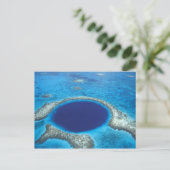 CA, Belize. Luchtbeeld van Blue Hole (diameter Briefkaart (Staand voorkant)