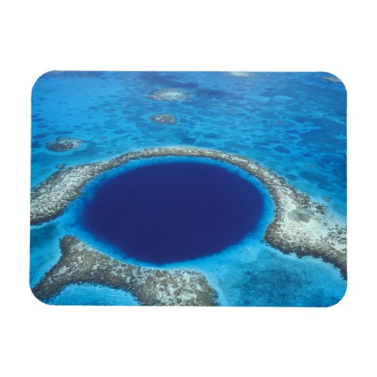 CA, Belize. Luchtbeeld van Blue Hole (diameter Magneet (Horizontaal)