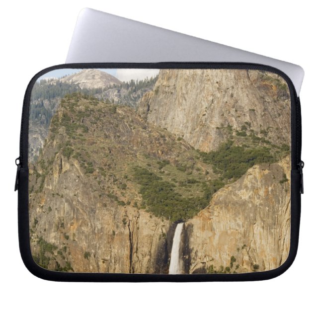 CA, Yosemite NP, Bridalveil Falls Laptop Sleeve (Voorkant)