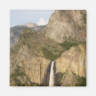 CA, Yosemite NP, Bruids sluier waterval Magneet