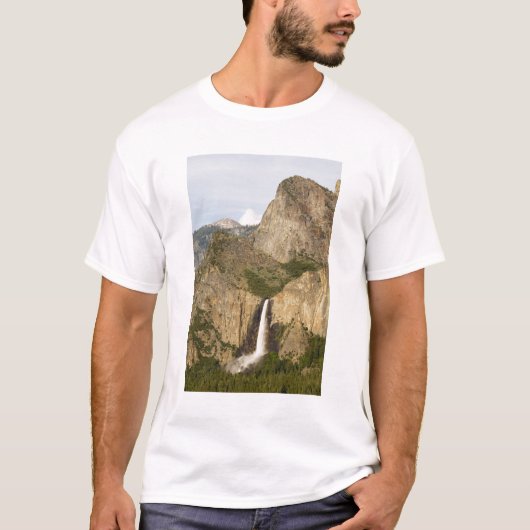 CA, Yosemite NP, Bruids sluier waterval T-shirt (Voorkant)
