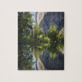 CA, Yosemite NP, El Capitan weerspiegeld in Merced Legpuzzel (Verticaal)