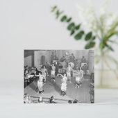 Cabaretdansers, 1941 briefkaart (Staand voorkant)