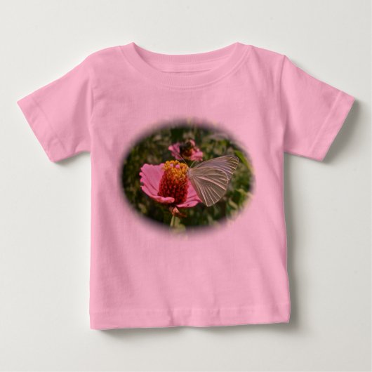 Cabbage Butterfly on Zinnia Baby T-Shirt (Voorkant)